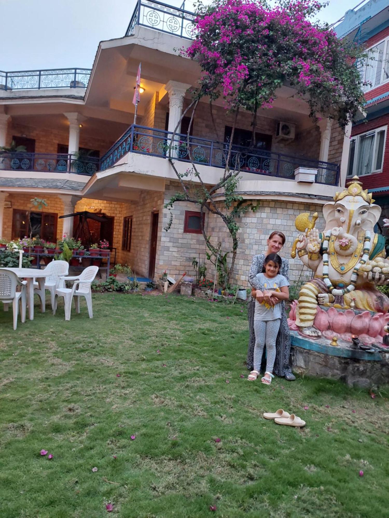 Blue Planet Lodge & Restaurant Pokhara Ngoại thất bức ảnh