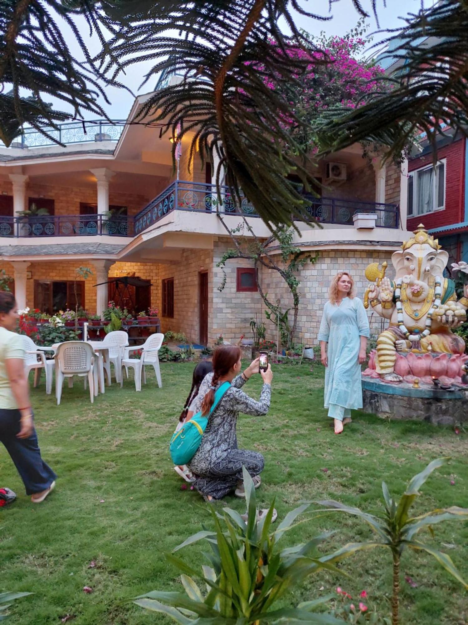 Blue Planet Lodge & Restaurant Pokhara Ngoại thất bức ảnh