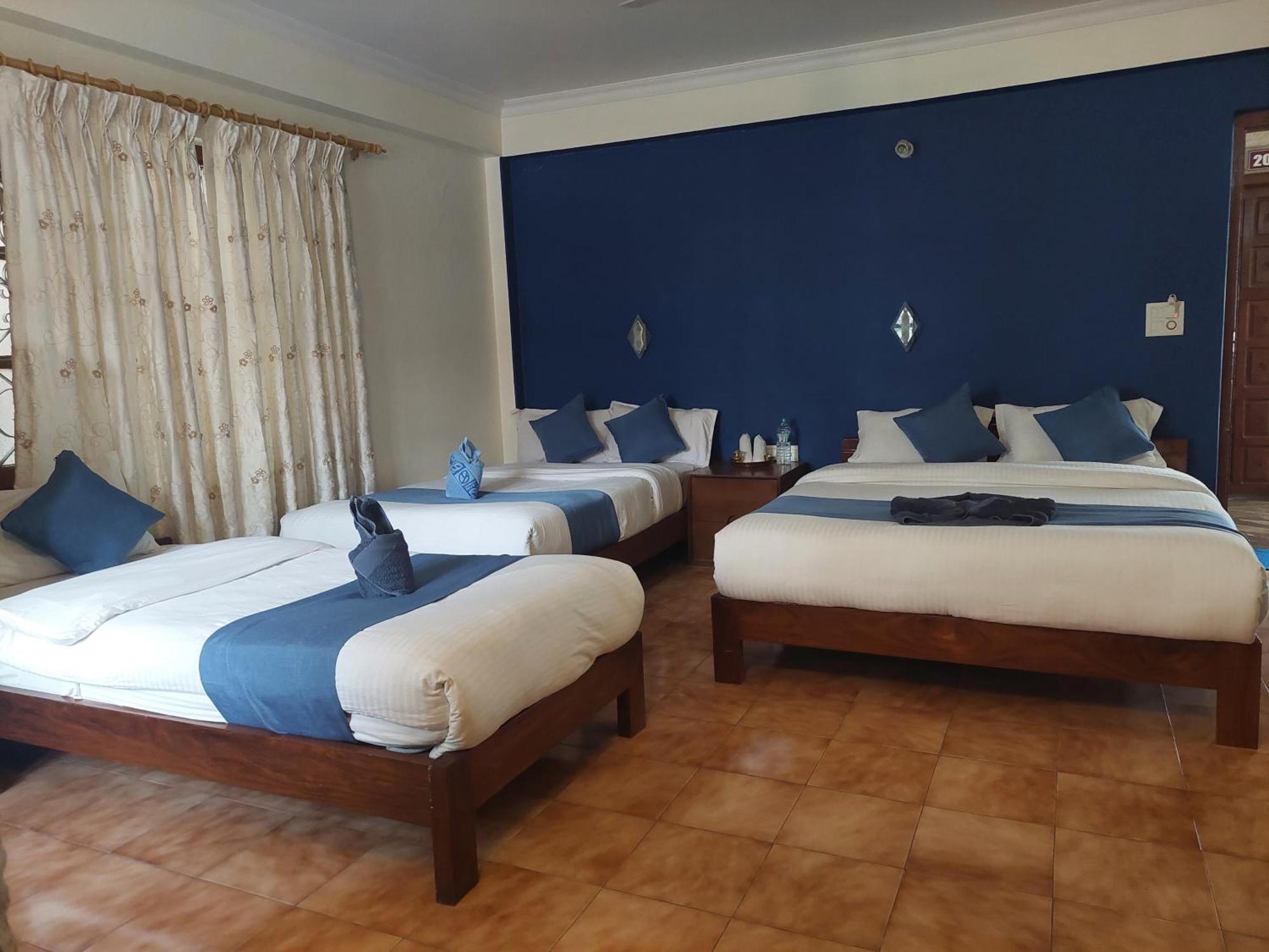 Blue Planet Lodge & Restaurant Pokhara Ngoại thất bức ảnh