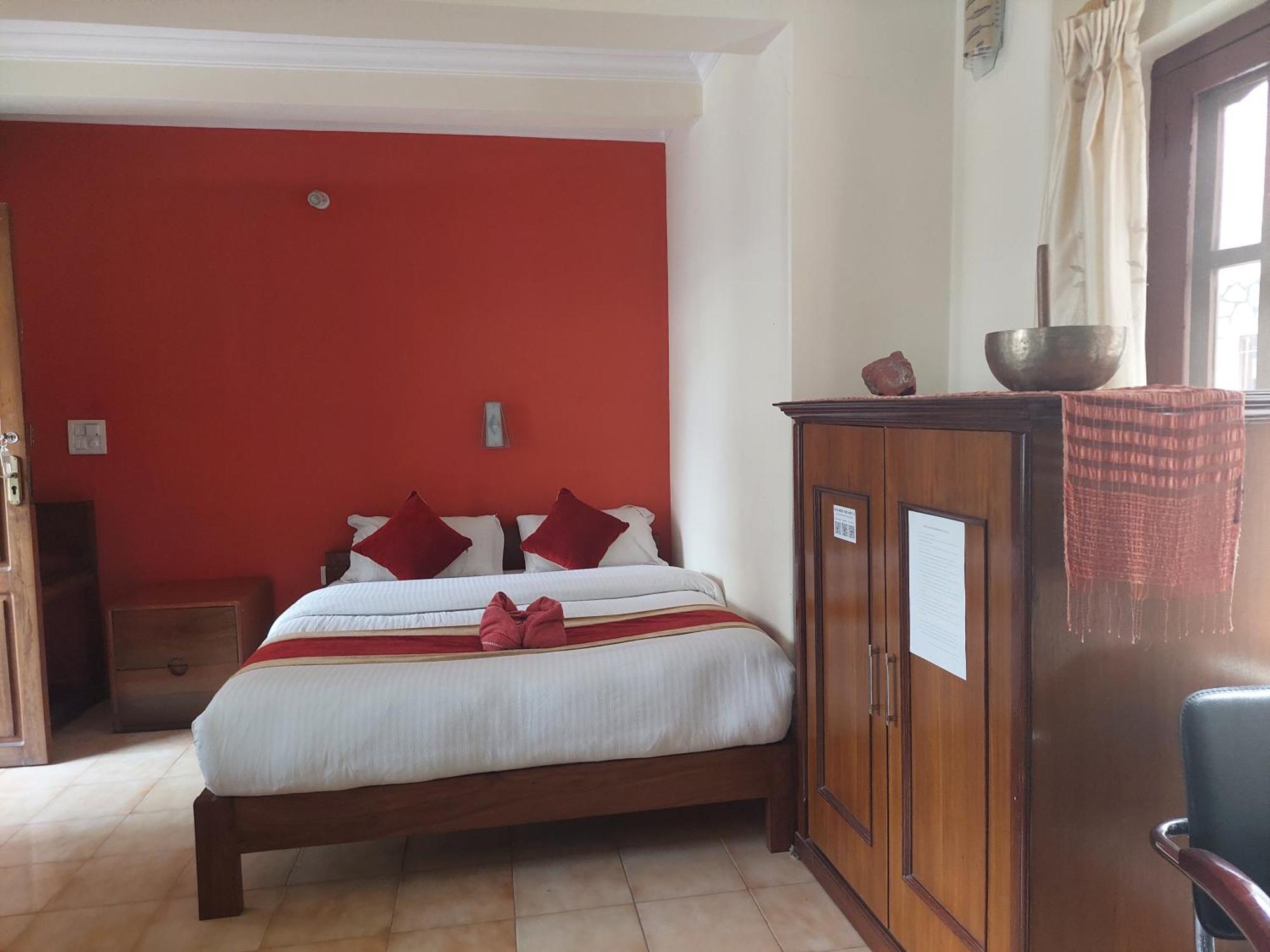 Blue Planet Lodge & Restaurant Pokhara Ngoại thất bức ảnh